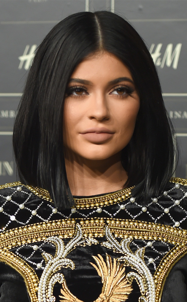 Kylie Jenner Mostra Sua Coleção Gigantesca De Sapatos E News